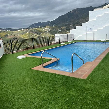 Atico Con Increibles Vistas A Las Montanas Y Mar 프리질리아나 외부 사진