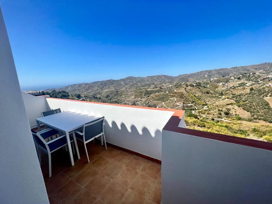 Atico Con Increibles Vistas A Las Montanas Y Mar 프리질리아나 외부 사진