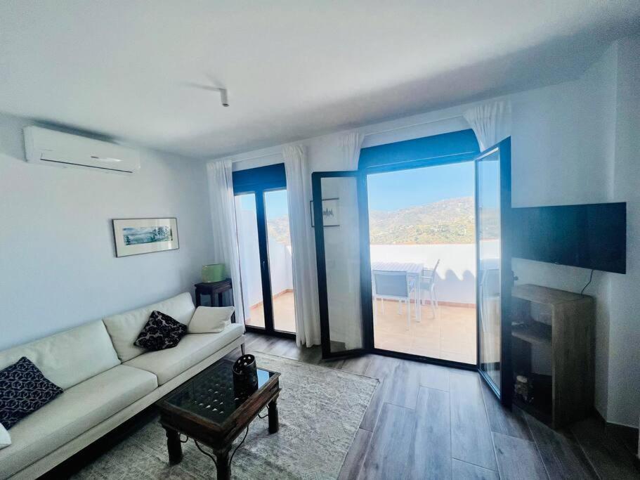 Atico Con Increibles Vistas A Las Montanas Y Mar 프리질리아나 외부 사진